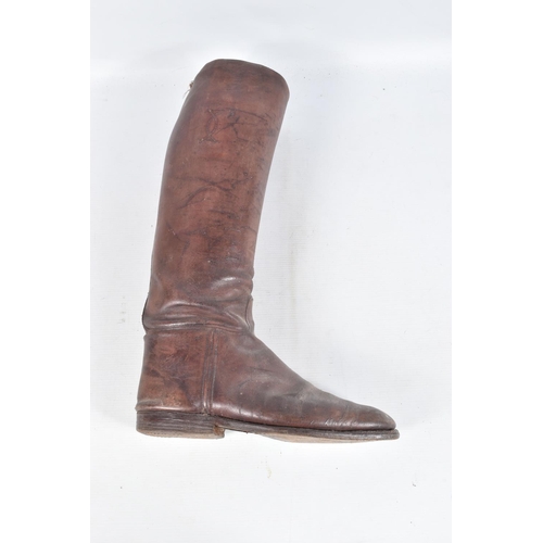 269 - A PAIR OF BROWN ARMY OFFICERS RIDING BOOTS, these boots are unmarked but come with their boot shaper... 