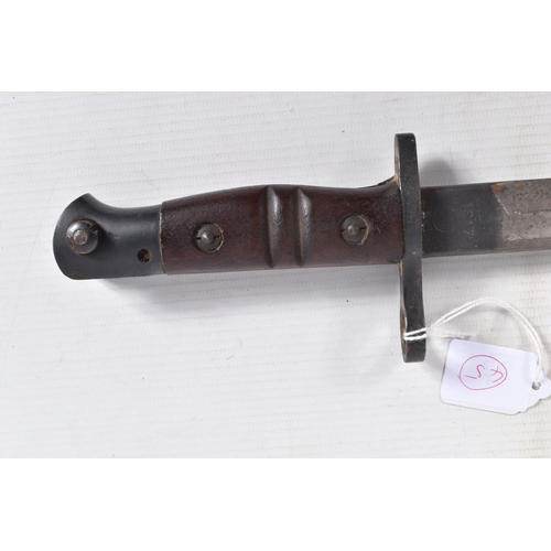 287 - A WWI UNITED STATES 1917 REMINGTON BAYONET, this has a ribbed wooden grip and the blade has clear ma... 