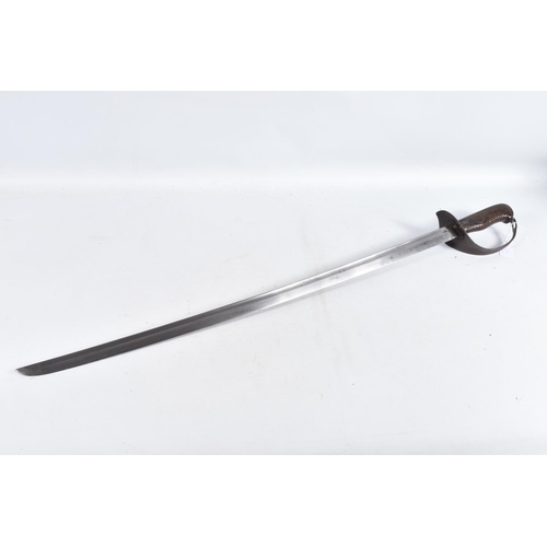 294 - A JAPANESE TYPE 32 OTSU SABRE, the blade has no markings but has the serial number 60866 at the top ... 