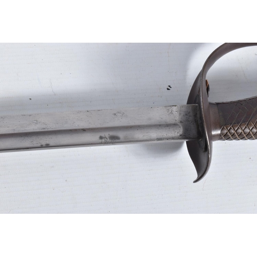 294 - A JAPANESE TYPE 32 OTSU SABRE, the blade has no markings but has the serial number 60866 at the top ... 