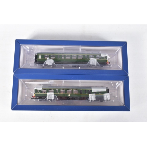 189 - A BOXED BACHMANN OO GAUGE DERBY LIGHTWEIGHT TWO CAR D.M.U. SET, No.32-515A, B.R. Green with yellow w... 