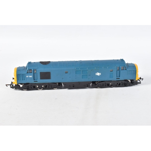 197 - A QUANTITY OF BOXED AND UNBOXED OO GAUGE LOCOMOTIVES, boxed Hornby class 0F Pug No.4, Huntley & Palm... 