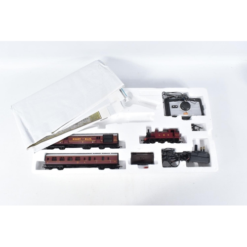 202 - A BOXED HORNBY RAILWAYS OO GAUGE CORNISH RIVIERA TRAIN SET, No.R826, comprising King class locomotiv... 