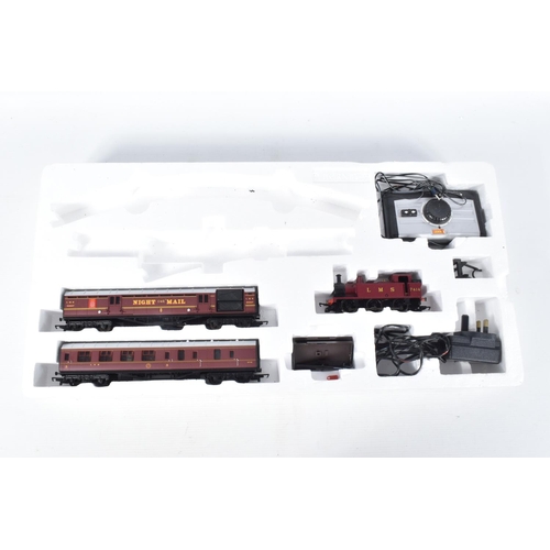 202 - A BOXED HORNBY RAILWAYS OO GAUGE CORNISH RIVIERA TRAIN SET, No.R826, comprising King class locomotiv... 