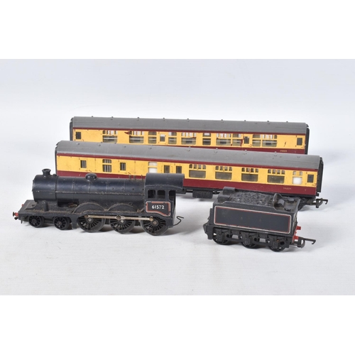 210 - A PART BOXED TRI-ANG HORNBY OO GAUGE 'THE GOODS' SET, No.RS11, comprising Freelance Industrial Tank ... 