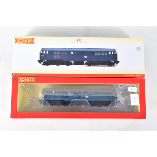 221 - A BOXED HORNBY RAILWAYS OO GAUGE CLASS 31 LOCOMOTIVE, No.31 102, B.R. blue livery (R3746), appears c... 