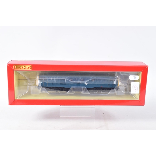 221 - A BOXED HORNBY RAILWAYS OO GAUGE CLASS 31 LOCOMOTIVE, No.31 102, B.R. blue livery (R3746), appears c... 