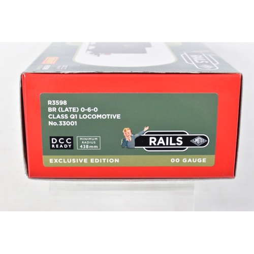 230 - A BOXED HORNBY RAILWAYS OO GAUGE CLASS Q1 LOCOMOTIVE AND TENDER, No.33001, B.R. black livery (R3598)... 