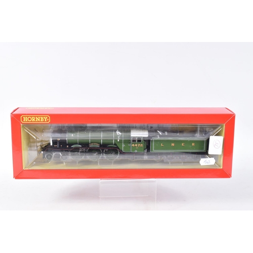 237 - A BOXED HORNBY RAILWAYS OO GAUGE HORNBY COLLECTOR CLUB LIMITED EDITION CLASS A3 LOCOMOTIVE AND TENDE... 