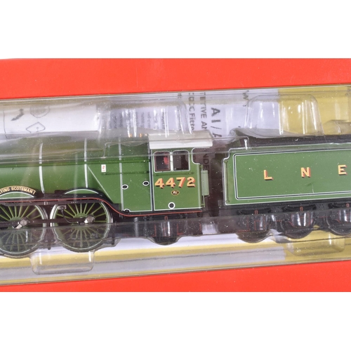 237 - A BOXED HORNBY RAILWAYS OO GAUGE HORNBY COLLECTOR CLUB LIMITED EDITION CLASS A3 LOCOMOTIVE AND TENDE... 