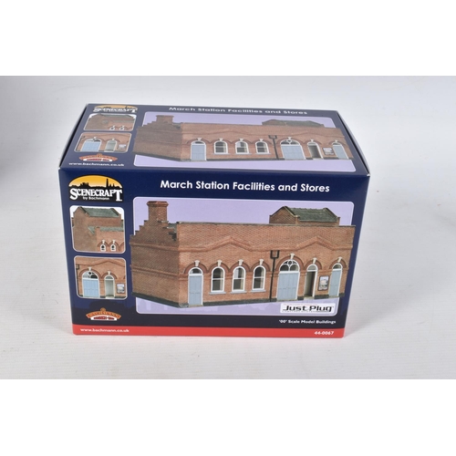 243 - A QUANTITY OF BOXED BACHMANN OO GAUGE LINESIDE BUILDINGS AND ACCESSORIES, to include a March Station... 