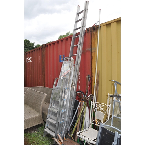 1005 - A SET OF ALUMINIUM DOUBLE EXTENSION LADDERS with thirteen rungs to each 350cm section along with thr... 