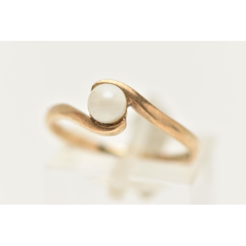 60 - A 9CT GOLD CULTURED PEARL RING, a single cultured pearl, measuring approximately 4.6mm, cross over s... 