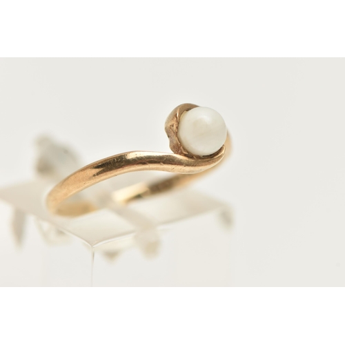 60 - A 9CT GOLD CULTURED PEARL RING, a single cultured pearl, measuring approximately 4.6mm, cross over s... 