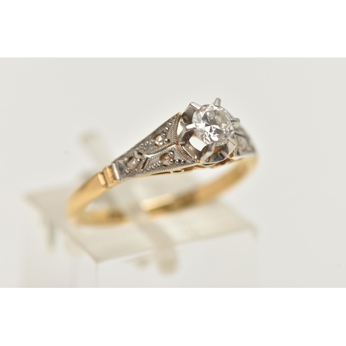 81 - A SINGLE STONE DIAMOND RING, a round brilliant cut diamond prong set in white metal, leading onto ta... 