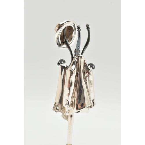 165 - A MODERN ITALIAN SILVER MINIATURE HAT AND COAT STAND, with separate hat, coat and scarf, all four pi... 