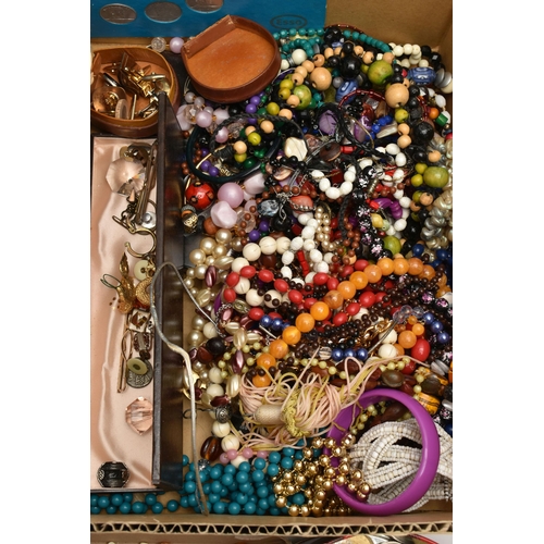 211 - A BOX OF ASSORTED COSTUME JEWELLERY AND ITEMS, to include a multi storage cream jewellery box with c... 