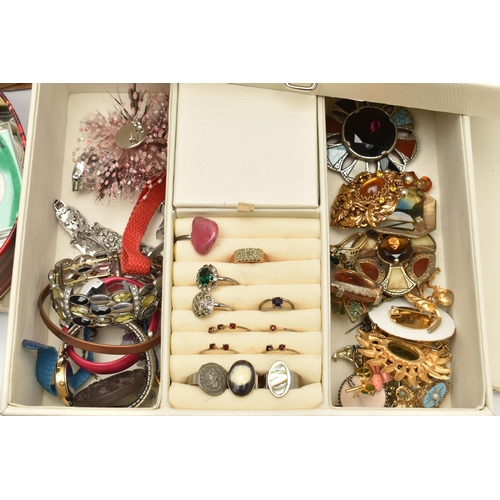 211 - A BOX OF ASSORTED COSTUME JEWELLERY AND ITEMS, to include a multi storage cream jewellery box with c... 