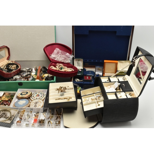 227 - A BOX OF ASSORTED COSTUME JEWELLERY AND BOXES, to include a wooden canteen box containing costume je... 