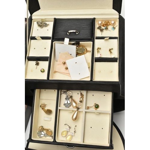 227 - A BOX OF ASSORTED COSTUME JEWELLERY AND BOXES, to include a wooden canteen box containing costume je... 