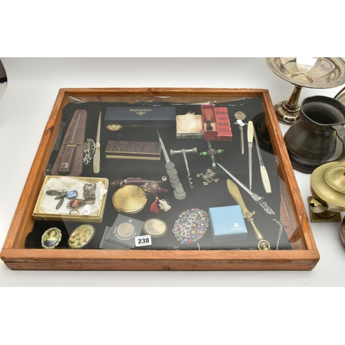 238 - A WOODEN DISPLAY BOX WITH ITEMS AND WHITE METAL WARE, hinged glass topped wooden display box, measur... 