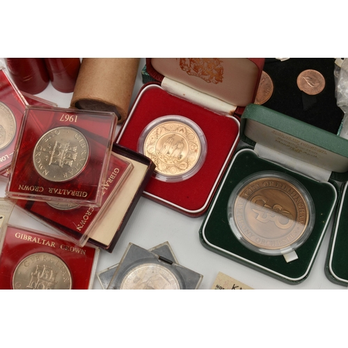 242 - A CARDBOARD BOX CONTAINING A COIN ALBUM WITH MOSTLY UK COINS, to include 17 X Victoria Crown coins, ... 