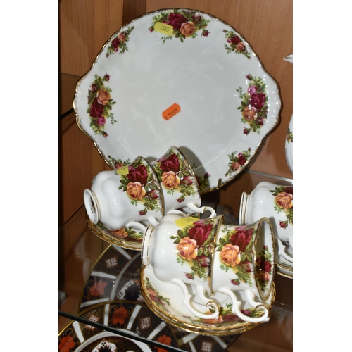 385 - ROYAL ALBERT 'OLD COUNTRY ROSES' PATTERN TEA AND COFFEEWARE, comprising a two tier cake stand, teapo... 