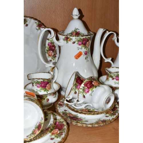 426 - A FORTY EIGHT PIECE ROYAL ALBERT OLD COUNTRY ROSES TEA AND COFFEE SET, comprising a teapot, two coff... 