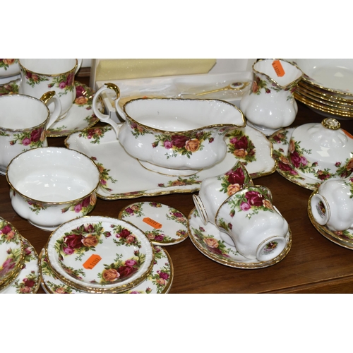 452 - A QUANTITY OF ROYAL ALBERT 'OLD COUNTRY ROSES' PATTERN DINNERWARE, comprising six dinner plates (two... 