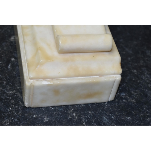 460 - TWO MANTEL CLOCKS, comprising a cream marble French made clock stamped Deposé 17092, height 23cm, a ... 