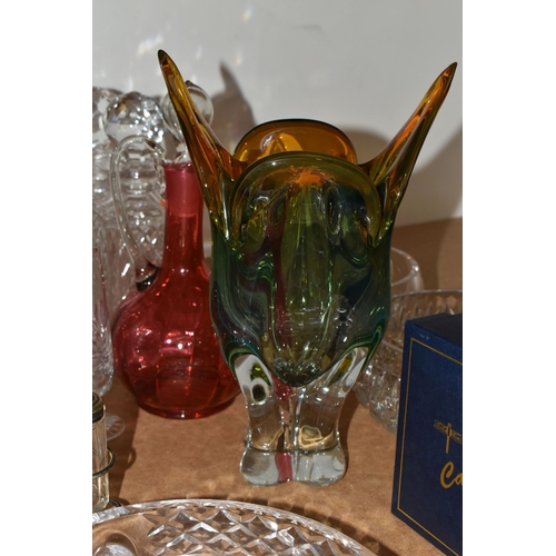 483 - A COLLECTION OF CUT CRYSTAL AND COLOURED GLASSWARE, comprising a boxed Dartington Crystal West Highl... 