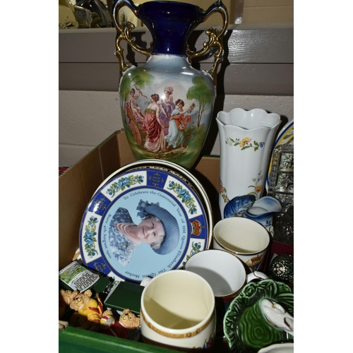 527 - A BOX AND LOOSE CERAMICS, GLASS AND SUNDRY ITEMS, to include five Doulton Burslem shaped plates deco... 