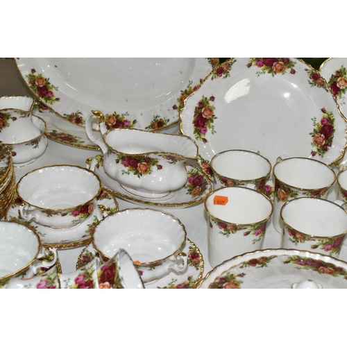 546 - A ROYAL ALBERT OLD COUNTRY ROSES COMPREHENSIVE DINNER SERVICE AND A SMALL QUANTITY OF MATCHING GIFTW... 