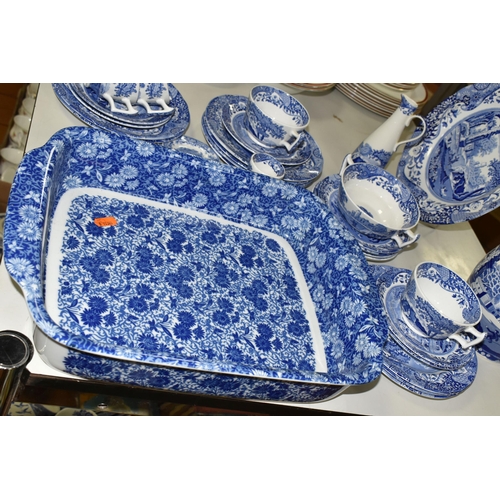 553 - A SMALL QUANTITY OF MODERN BLUE AND WHITE SPODE, including an Italian pattern water jug, height 18.5... 