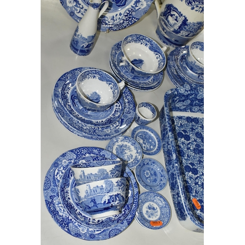 553 - A SMALL QUANTITY OF MODERN BLUE AND WHITE SPODE, including an Italian pattern water jug, height 18.5... 