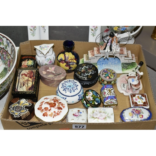 577 - TWO TRAYS OF CERAMICS, to include a Moorcroft bud vase, height 9.5cm decorated with a yellow and mau... 