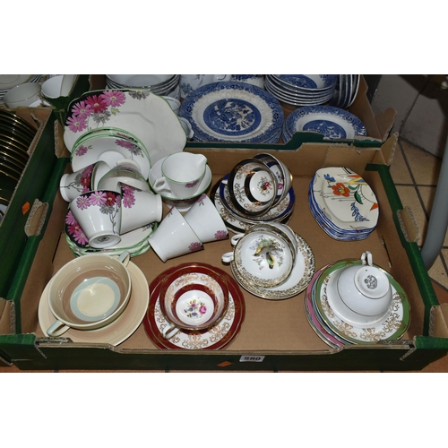 580 - FOUR BOXES OF TEA AND DINNERWARE, comprising a large quantity of green and gold French Apilco porcel... 