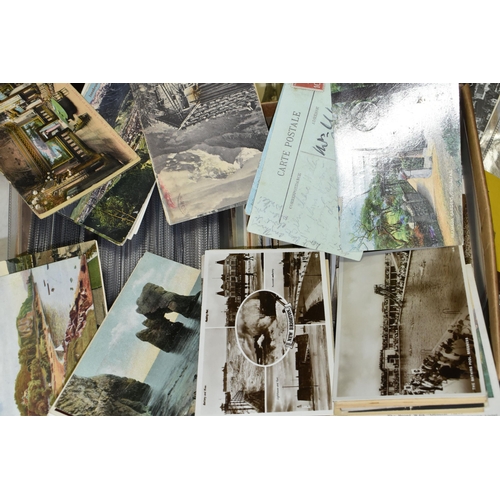 610 - ONE BOX OF POSTCARDS containing approximately 665 Postcards, nearly 600 of which are early 20th cent... 