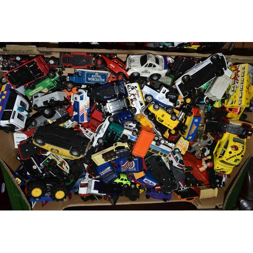 649 - A QUANTITY OF UNBOXED AND ASSORTED PLAYWORN MODERN DIECAST VEHICLES, Corgi, Burgao, Lledo, Majorette... 