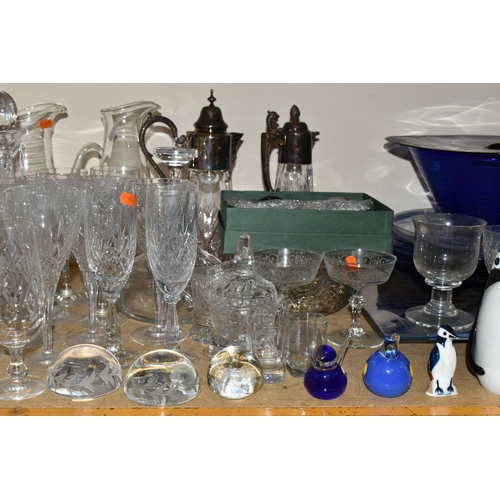 658 - A QUANTITY OF CUT CRYSTAL, COLOURED AND OTHER GLASS WARES, to include a clear glass bowl with bubble... 