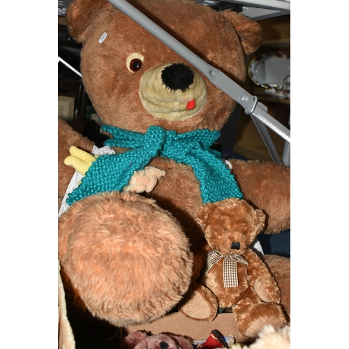 693 - A LARGE NYLON PLUSH TEDDY BEAR, with a quantity of other assorted bears, including Russ Berrie, coll... 