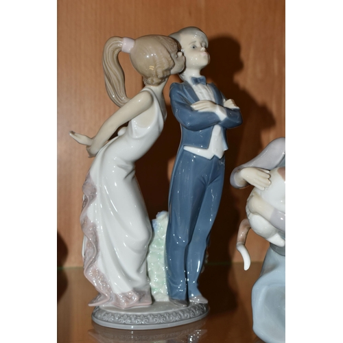 348 - THREE LLADRO FIGURES / GROUPS, comprising Puppy Love, no.1127, sculpted by Vicente Martinez, issued ... 