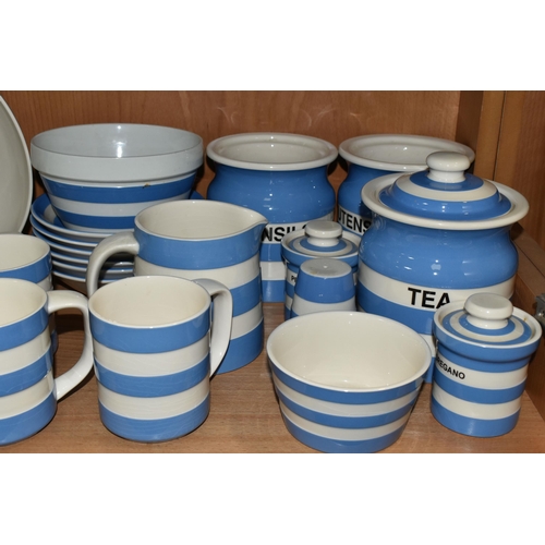 368 - A QUANTITY OF T.G.GREEN CORNISH KITCHENWARE, comprising a pudding bowl (green backstamp), two utensi... 