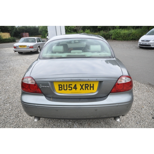 999 - A 2004 JAGUAR S TYPE SE FOUR DOOR SALOON - BU54 XRH This vehicle was first registered in September 2... 