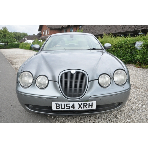 999 - A 2004 JAGUAR S TYPE SE FOUR DOOR SALOON - BU54 XRH This vehicle was first registered in September 2... 