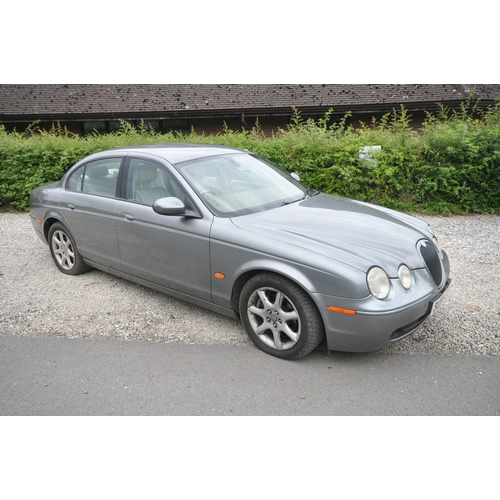 999 - A 2004 JAGUAR S TYPE SE FOUR DOOR SALOON - BU54 XRH This vehicle was first registered in September 2... 