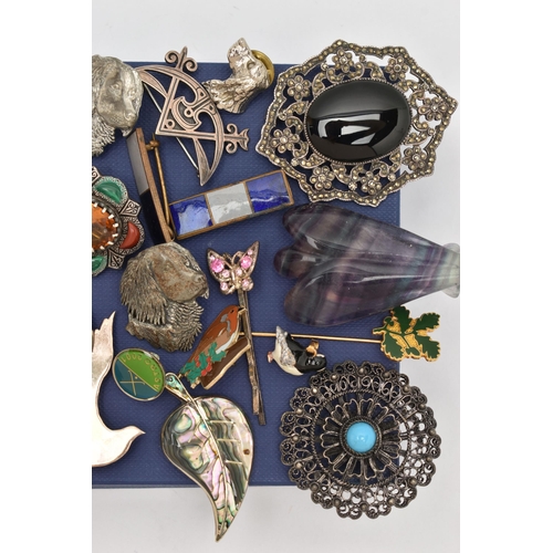 54 - A SELECTION OF BROOCHES AND PINS, to include a Mexican Alpaca abalone shell leaf brooch, an Edwardia... 