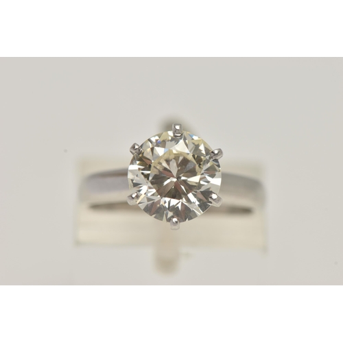 8 - A SINGLE STONE DIAMOND RING, round brilliant cut diamond, estimated diamond weight 2.50cts, colour a... 