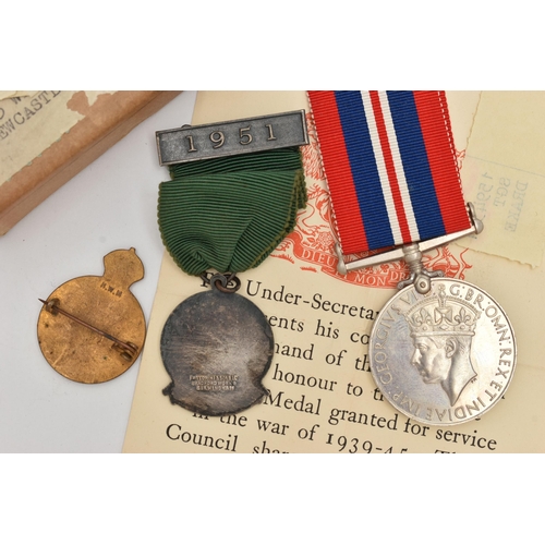 100 - A WWII MEDAL AND OTHERS, unassigned WWII medal with a red, blue and white stripe ribbon, with box, a... 