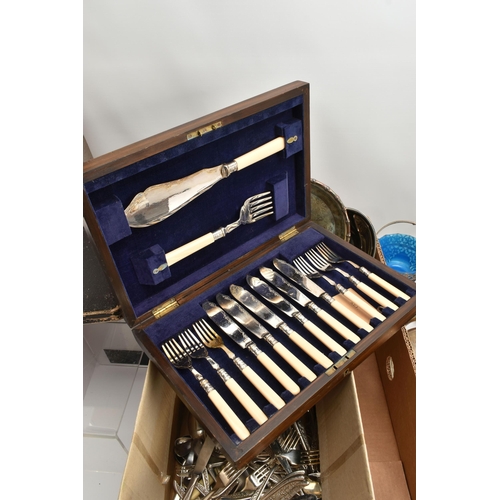 155 - A BOX OF ASSORTED WHITE METAL, to include an 'Arthur Price' ladle, a 'Royal Worcester' cheese knife,... 